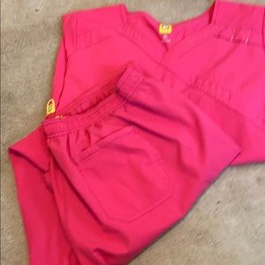 Wonder wink scrub set